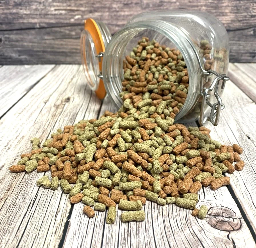 Mixed Variety Pond Sticks and Pellets - Image 3